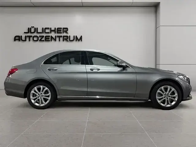Gebraucht Mercedes C300 326 PS (239 kW) 2015 Grau Limousine
