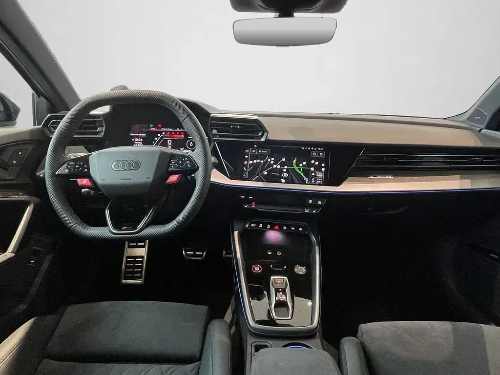 Gebraucht Audi RS3 Sport 400 PS (294 kW) 2025 Grau Limousine