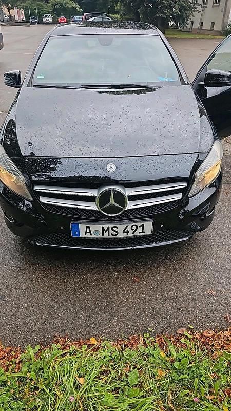 Gebraucht Mercedes A200 156 PS (114 kW) 2013 Schwarz Kleinwagen