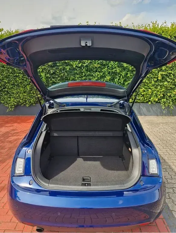 Gebraucht Audi A1 Attraction 86 PS (63 kW) 2012 Blau Kleinwagen