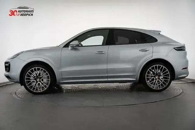 Gebraucht Porsche Cayenne Turbo 549 PS (403 kW) 2023 Silber SUV