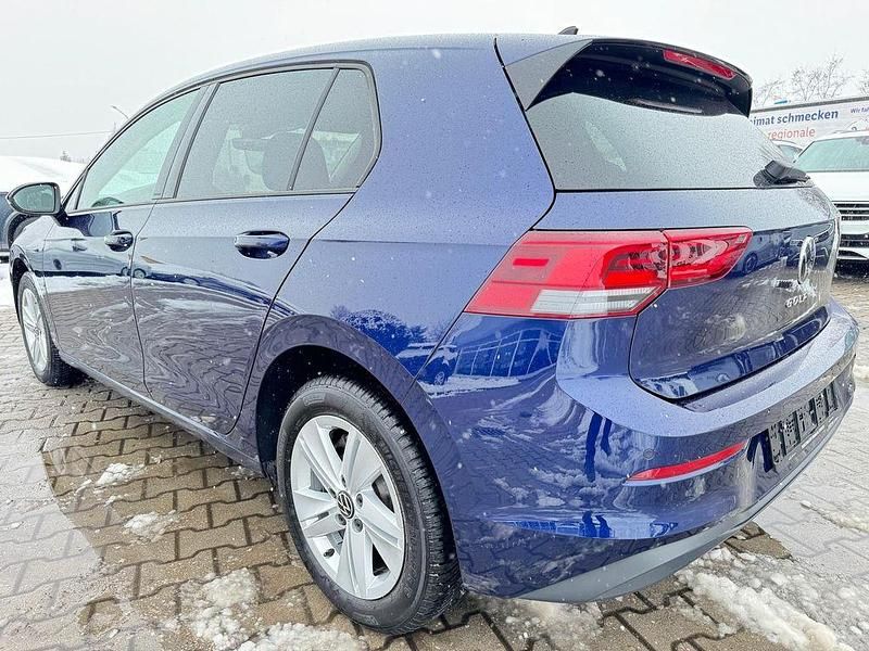 Gebraucht VW Golf VIII Life 116 PS (85 kW) 2023 Blau Limousine
