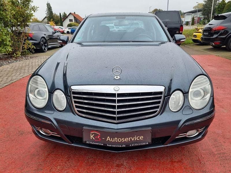 Grau Gebraucht 2009 Mercedes E280 Avantgarde Limousine | 4.999 € (Superpreis) - Bild 1/4