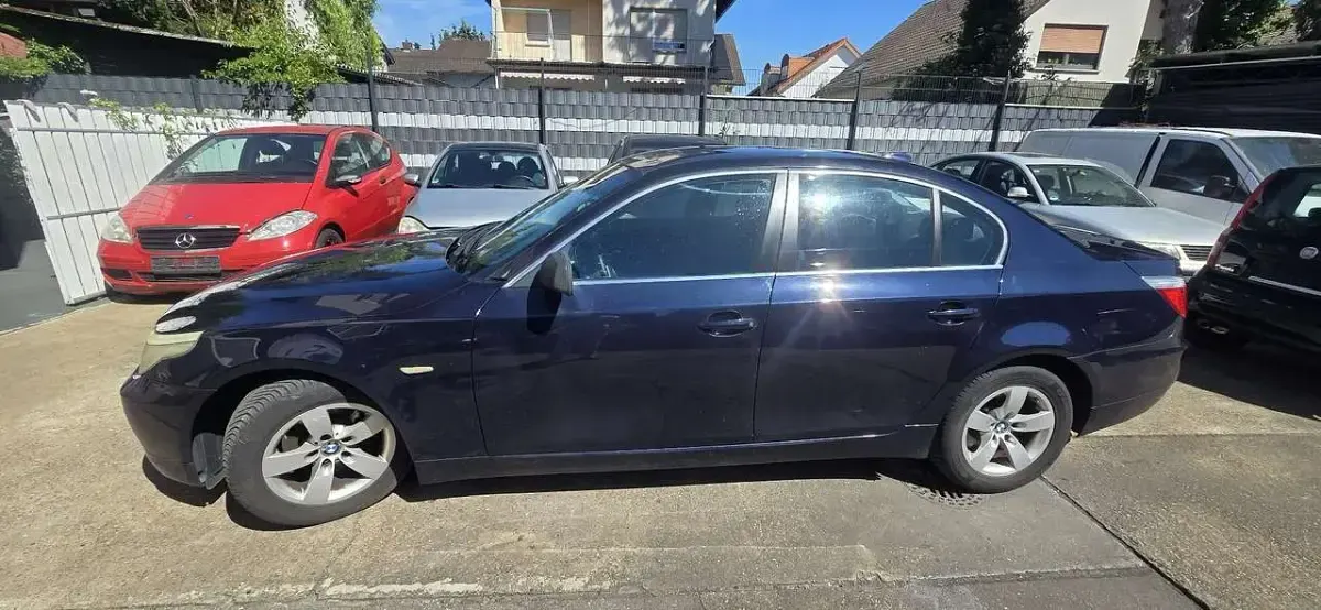 Gebraucht BMW 520 163 PS (119 kW) 2007 Blau Limousine
