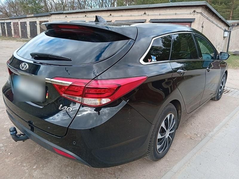 Gebraucht Hyundai i40 Space 135 PS (99 kW) 2018 Schwarz Kombi