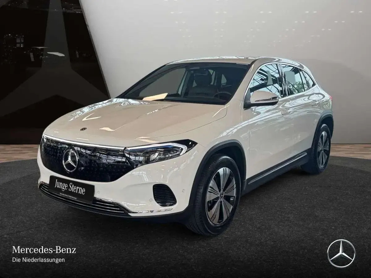 Gebraucht Mercedes EQA250 Advanced 139 kW (190 PS) 2025 Polarweiß SUV