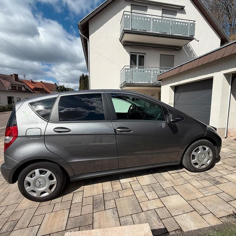 Gebraucht Mercedes A160 95 PS (69 kW) 2011 Grau Limousine