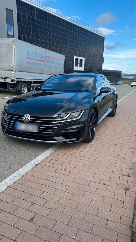 Grau Gebraucht 2017 VW Arteon R-line Limousine | 26.500 € (Fairer Preis) - Bild 1/4