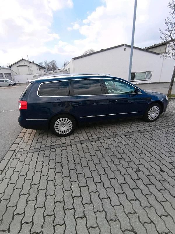 Gebraucht VW Passat 120 PS (88 kW) 2008 Blau Kombi
