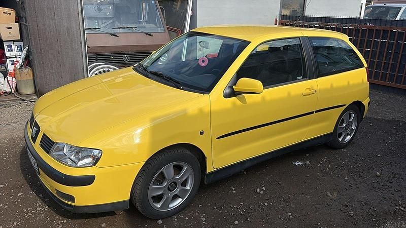 Brugt Seat Ibiza 102 HK (75 kW) 2002 Gul Hatchback