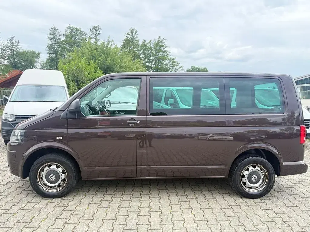 Gebraucht VW Multivan 140 PS (102 kW) 2014 Braun Van / Kleinbus