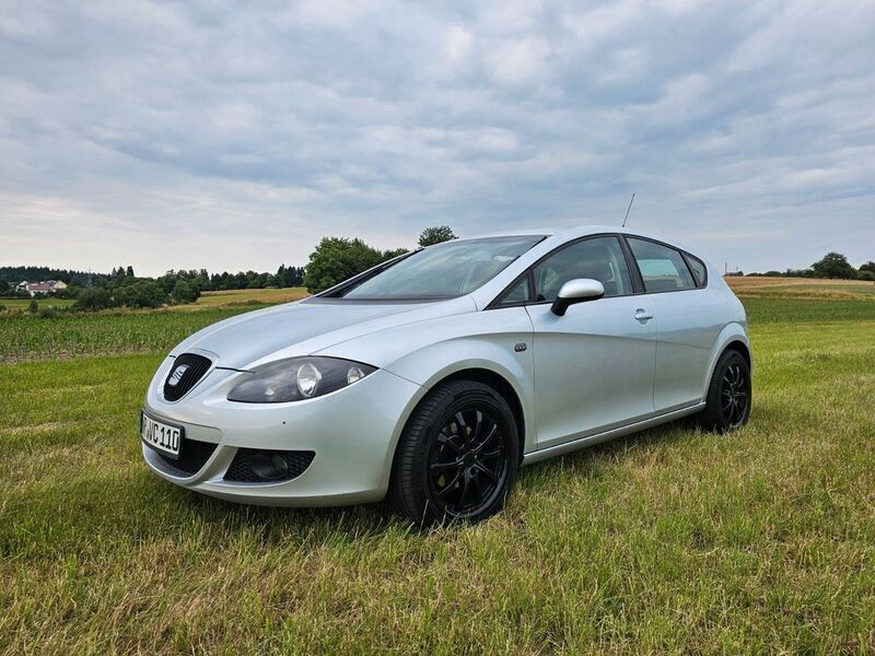 Silber Gebraucht 2006 Seat Leon Limousine | 2.399 € (Etwas zu teuer) - Bild 1/4