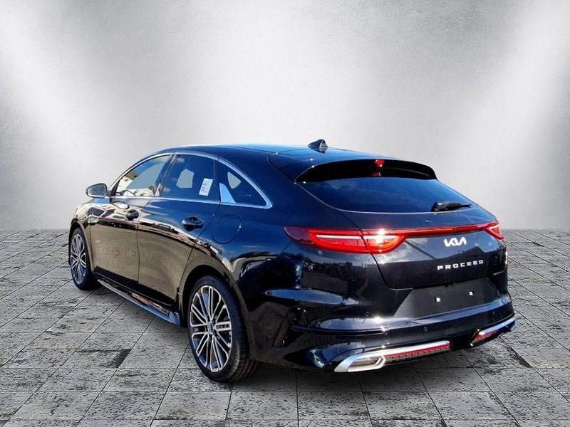 Gebraucht Kia ProCeed GT-Line 140 PS (102 kW) 2024 Zilina schwarz metallic Kleinwagen