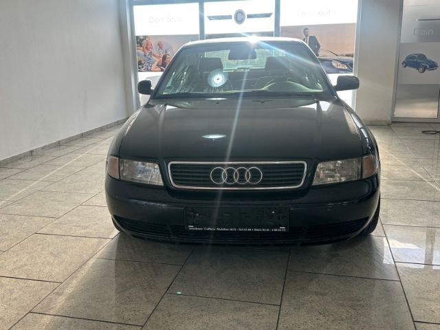 Blau Gebraucht 1998 Audi A4 Comfort Limousine | 1.200 € (Superpreis) - Bild 1/4