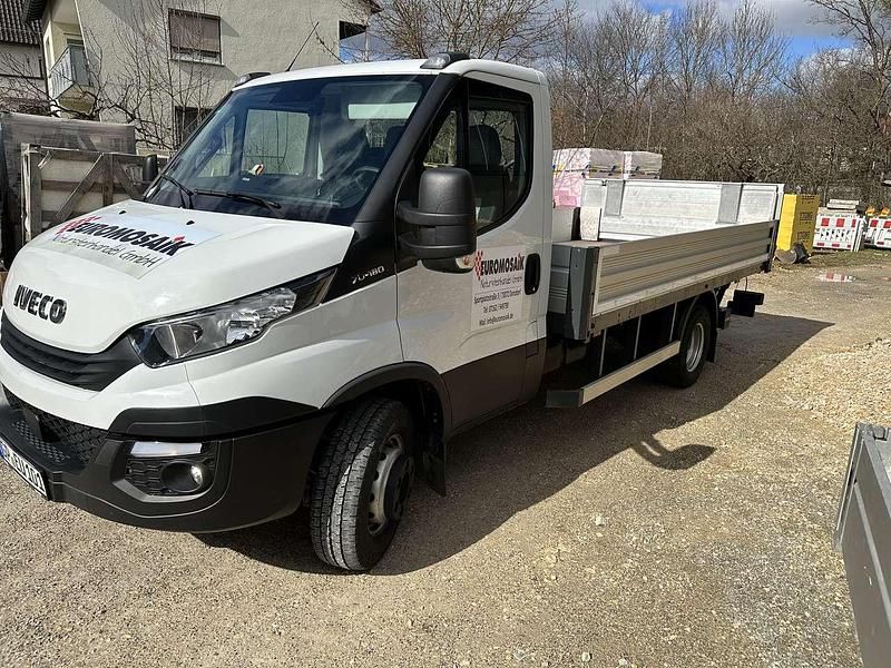 Gebraucht Iveco Daily 179 PS (131 kW) 2019 Van