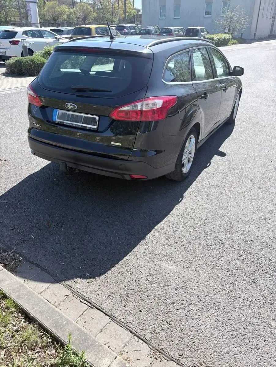 Usata Ford Focus 100 CV (73 kW) 2014 Nero Station wagon