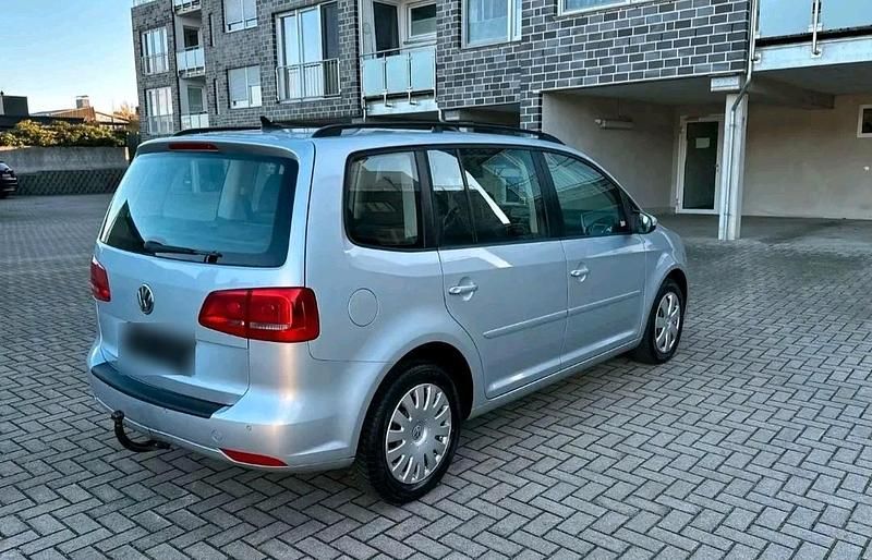 Gebraucht VW Touran 140 PS (102 kW) 2012 Silber Van / Kleinbus