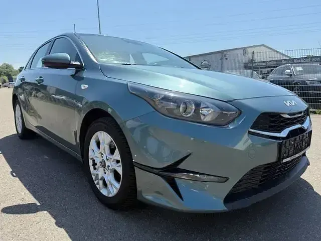 Gebraucht Kia Ceed 120 PS (88 kW) 2022 Grau Kleinwagen