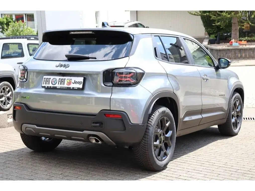 Neu Jeep Avenger North 145 PS (106 kW) 2026 Grau SUV