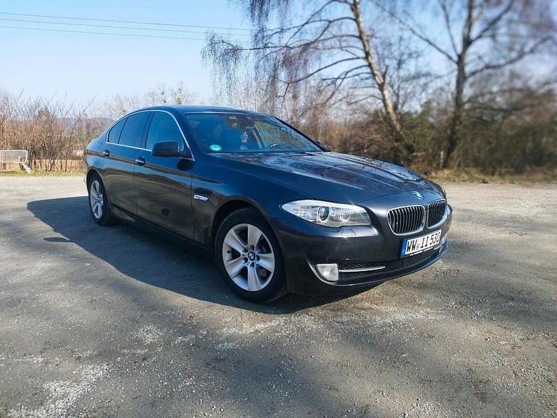 Gebraucht BMW 530 258 PS (189 kW) 2010 Schwarz Limousine