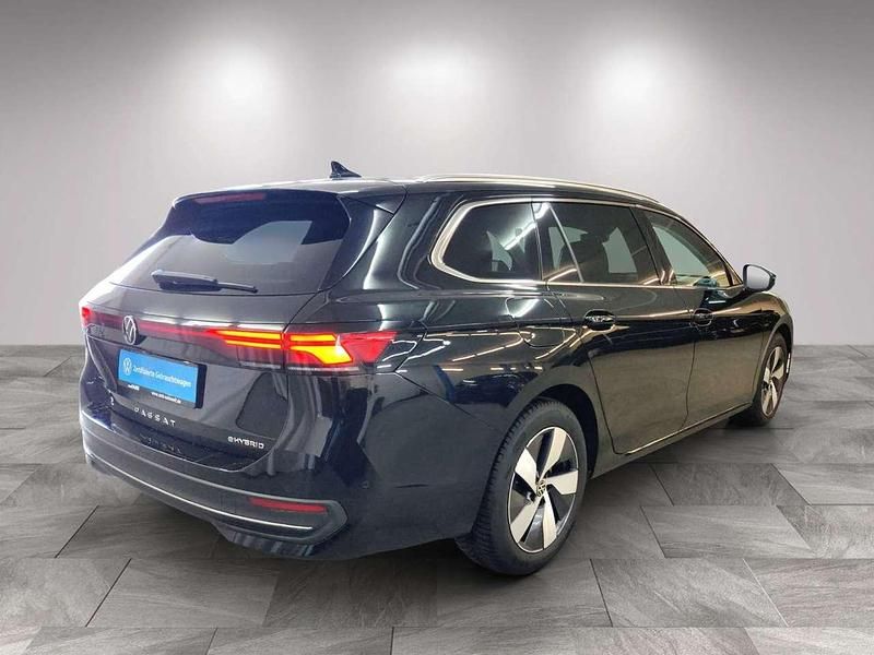 Gebraucht VW Passat Business 204 PS (150 kW) 2025 Schwarz Kombi
