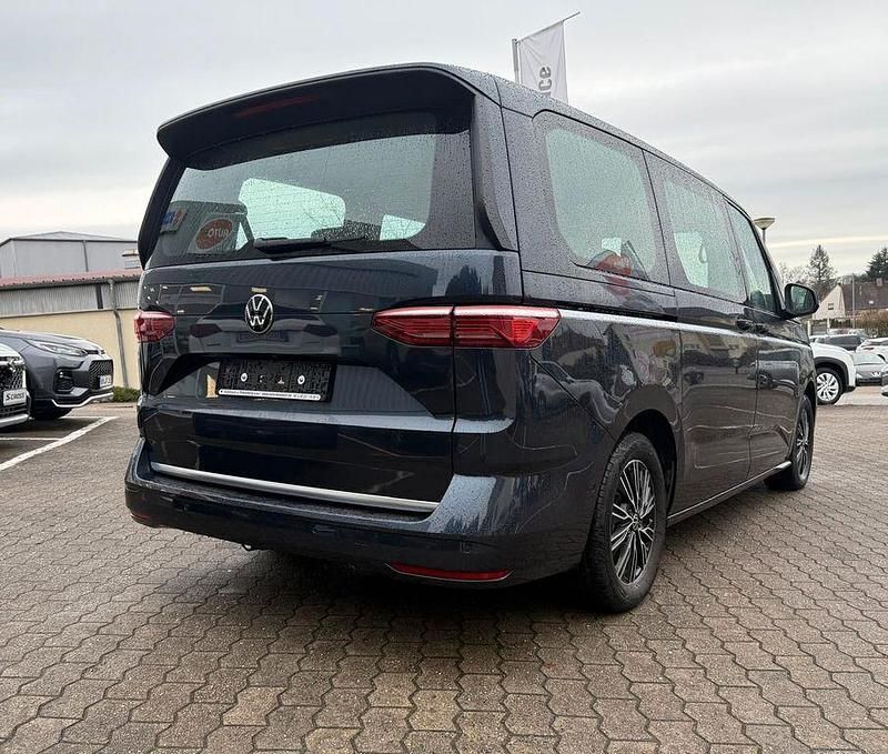 Second-hand VW Multivan 150 CP (110 kW) 2024 Albastru Monovolum