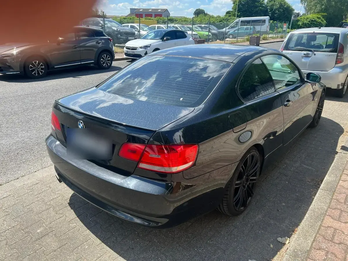 Gebraucht BMW 320 170 PS (125 kW) 2008 Schwarz Coupé