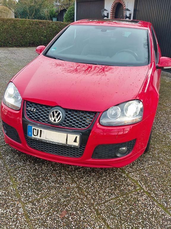 Rot Gebraucht 2007 VW Golf Edition Limousine | 4.200 € (Fairer Preis) - Bild 1/4