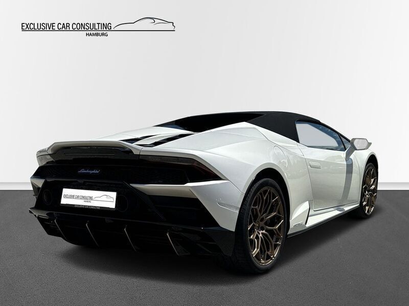 Gebraucht Lamborghini Huracán 640 PS (470 kW) 2024 Weiß Cabrio