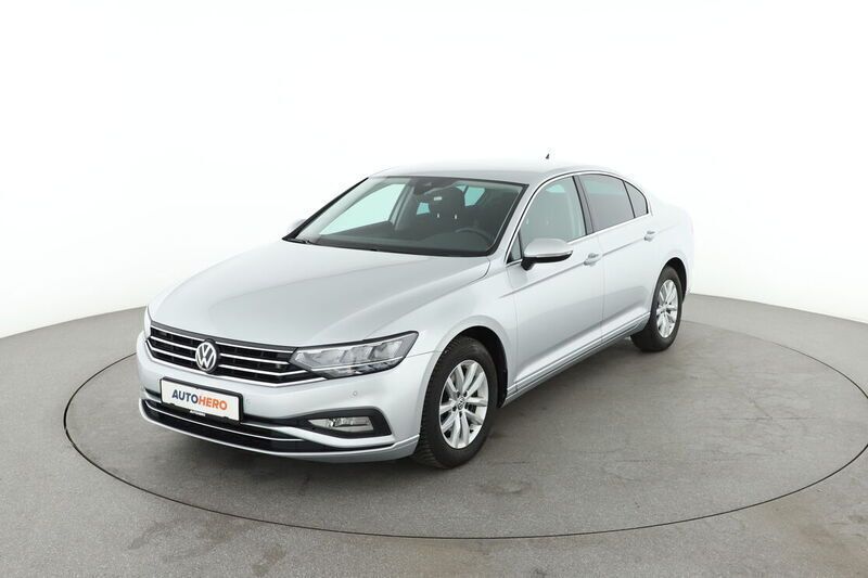 Grau Gebraucht 2020 VW Passat Business Limousine | 23.570 € (Fairer Preis) - Bild 1/4