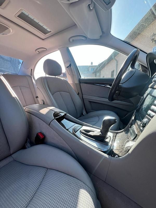 Gebraucht Mercedes E220 150 PS (110 kW) 2005 Grau Limousine