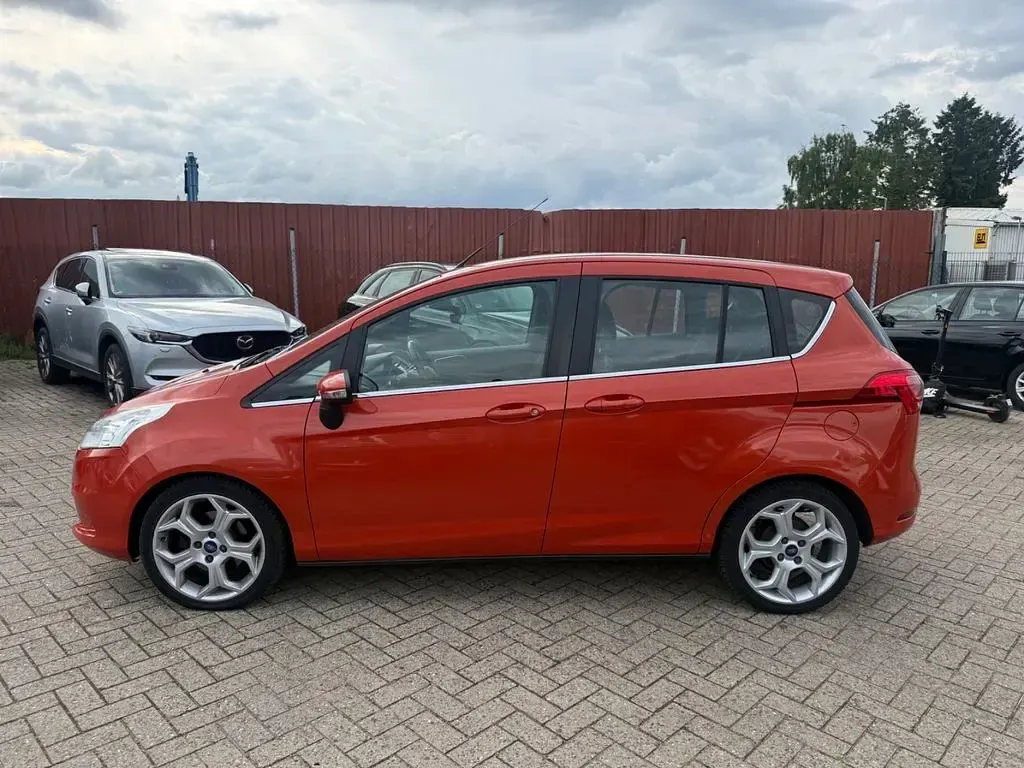 Gebraucht Ford B-MAX Titanium 125 PS (91 kW) 2014 Orange Van / Kleinbus