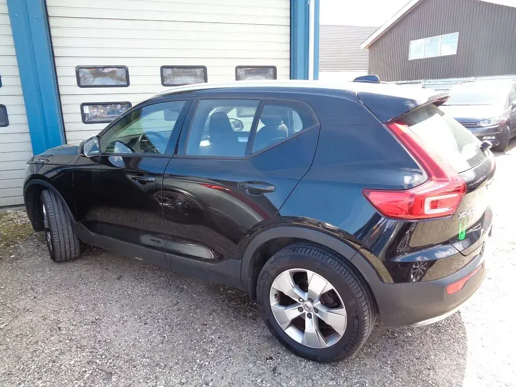 Gebraucht Volvo XC40 Momentum 150 PS (110 kW) 2019 Schwarz SUV