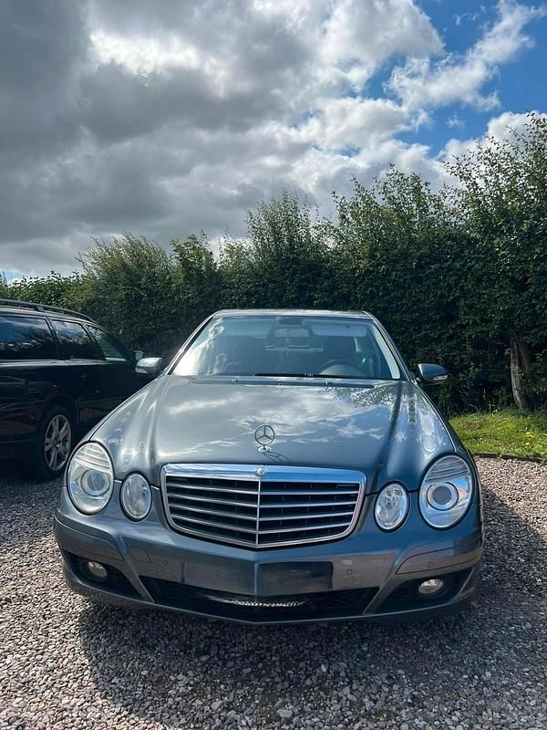 Gebraucht Mercedes E200 136 PS (100 kW) 2009 Grau Limousine