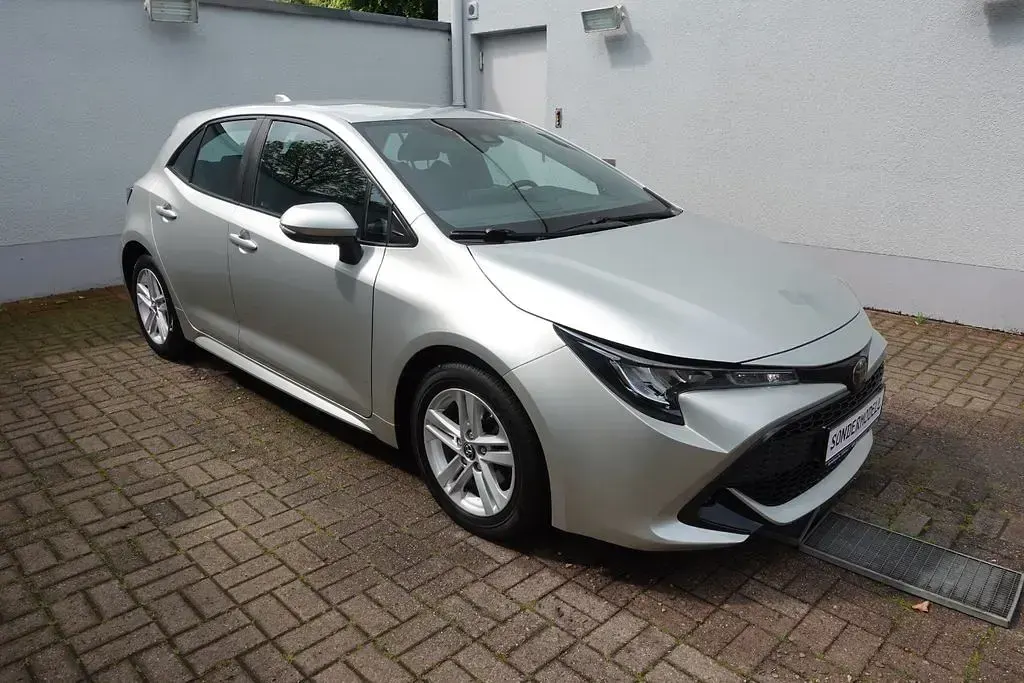 Gebraucht Toyota Corolla Comfort 116 PS (85 kW) 2019 Silber Limousine