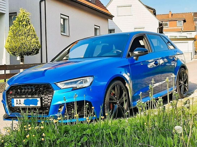 Blau Gebraucht 2018 Audi RS3 Ambiente Limousine | 47.500 € (Superpreis) - Bild 1/4