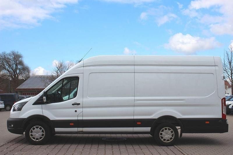 Second-hand Ford Transit 170 CP (125 kW) 2024 Alb Monovolum