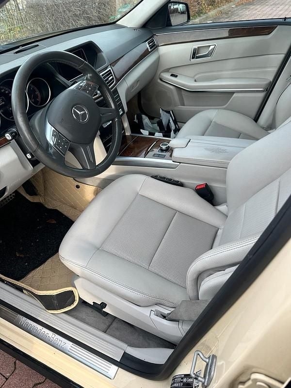 Gebraucht Mercedes E200 136 PS (100 kW) 2015 Schwarz Limousine