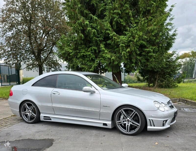 Silber Gebraucht 2007 Mercedes CLK63 AMG AMG Coupé | 39.500 € - Bild 1/4