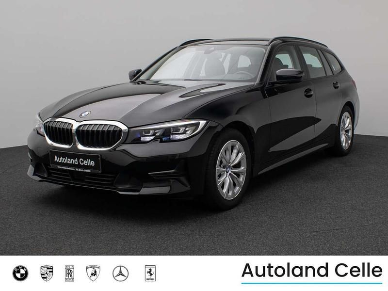 Schwarz 2668 Gebraucht 2022 BMW 320 Sport Line Kombi | 26.999 € (Superpreis) - Bild 1/4