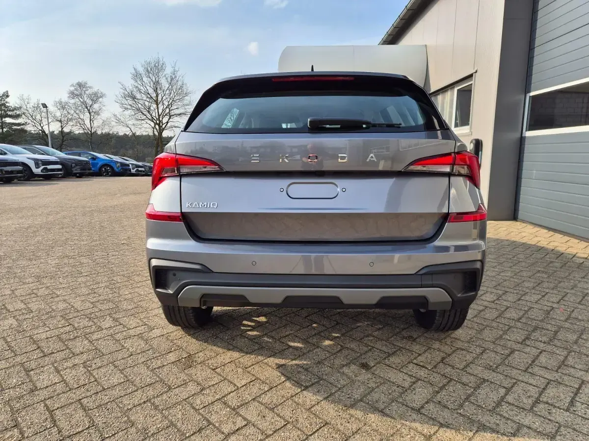 Neu Skoda Kamiq Selection 116 PS (85 kW) 2026 Graphit grau metallic SUV