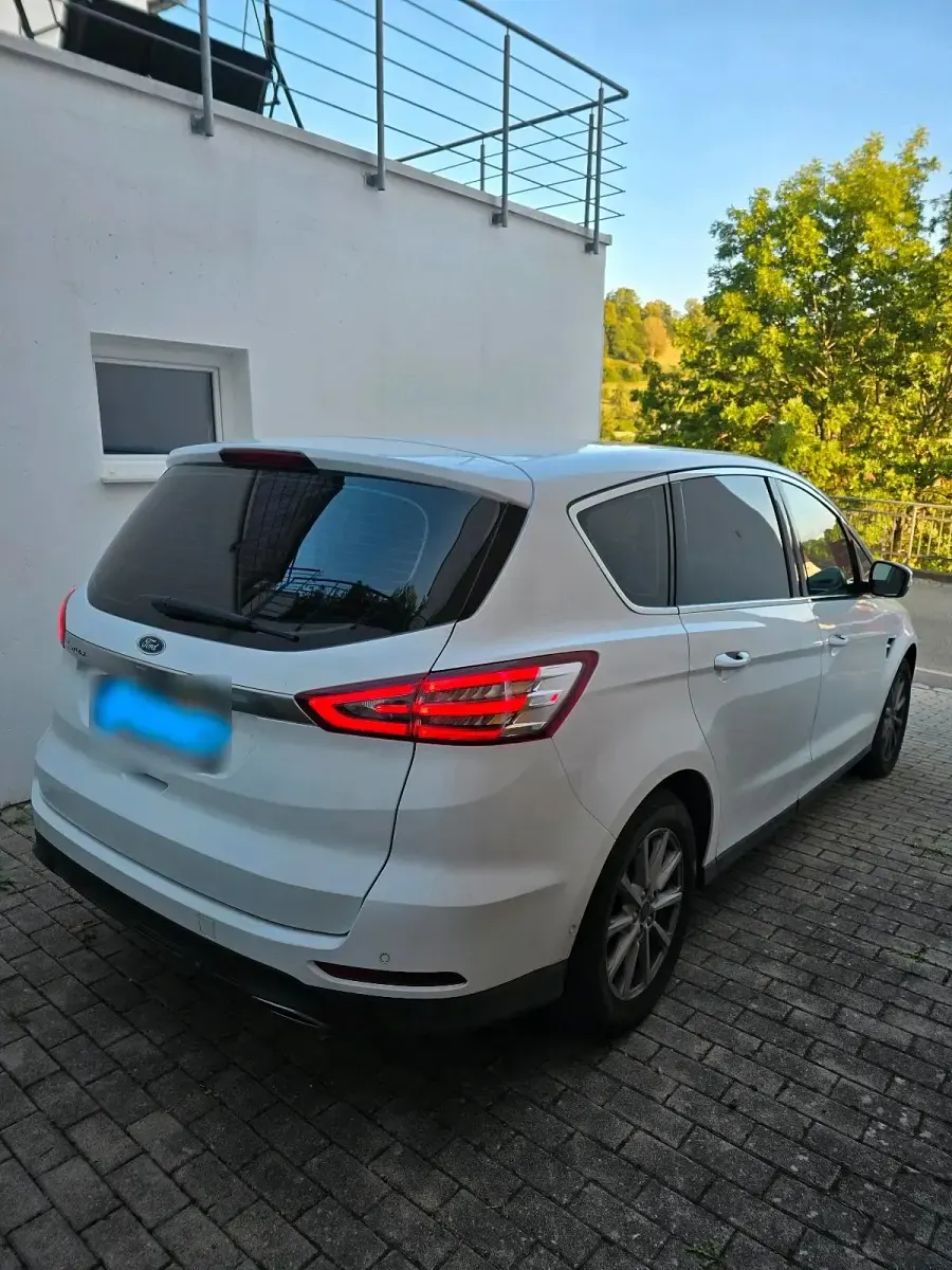 Gebraucht Ford S-MAX S 180 PS (132 kW) 2018 Weiß Van / Kleinbus