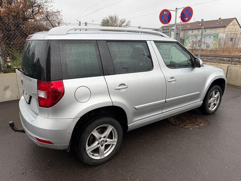 Gebraucht Skoda Yeti LAURIN & KLEMENT 150 PS (110 kW) 2016 Silber SUV