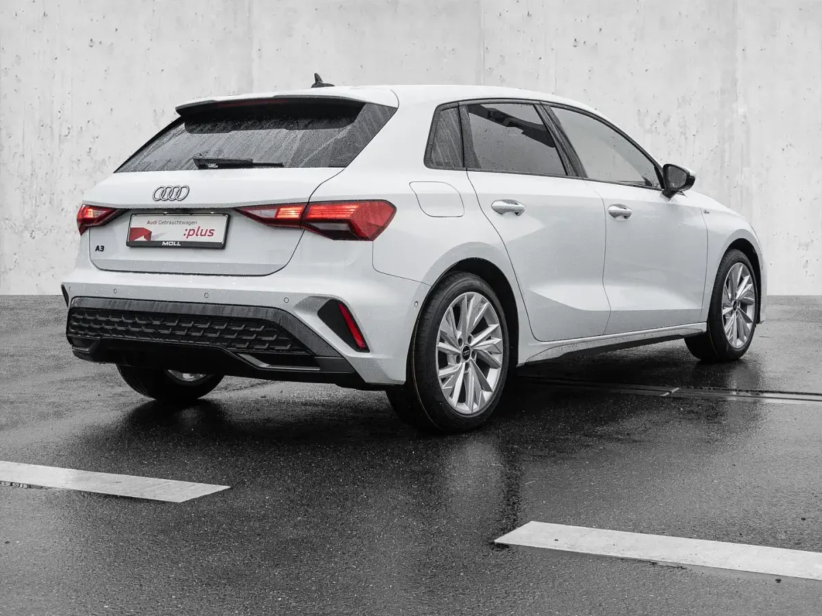 Usado Audi A3 S-Line 150 HP (110 kW) 2025 Branco Sedan