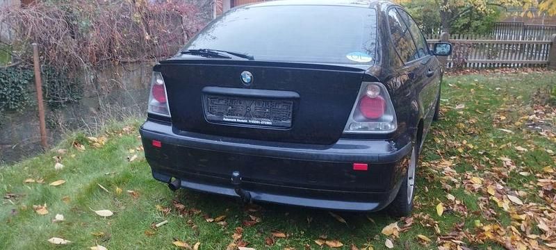 Schwarz Gebraucht 2002 BMW 316 Compact Kleinwagen | 1.000 € (Guter Preis) - Bild 1/4