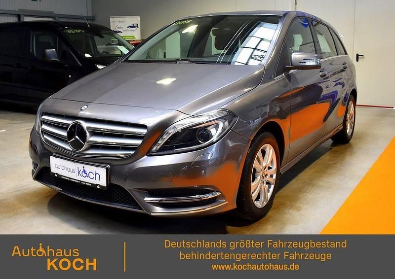 Gebraucht Mercedes B180 122 PS (89 kW) 2014 Mountaingrau Van / Kleinbus