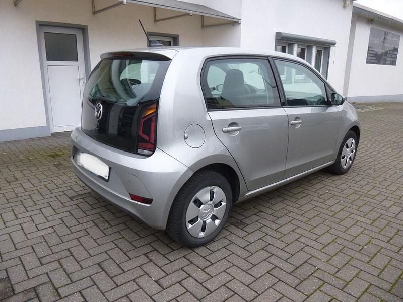 Usata VW e-up! 61 kW (83 CV) 2021 Argento Utilitaria
