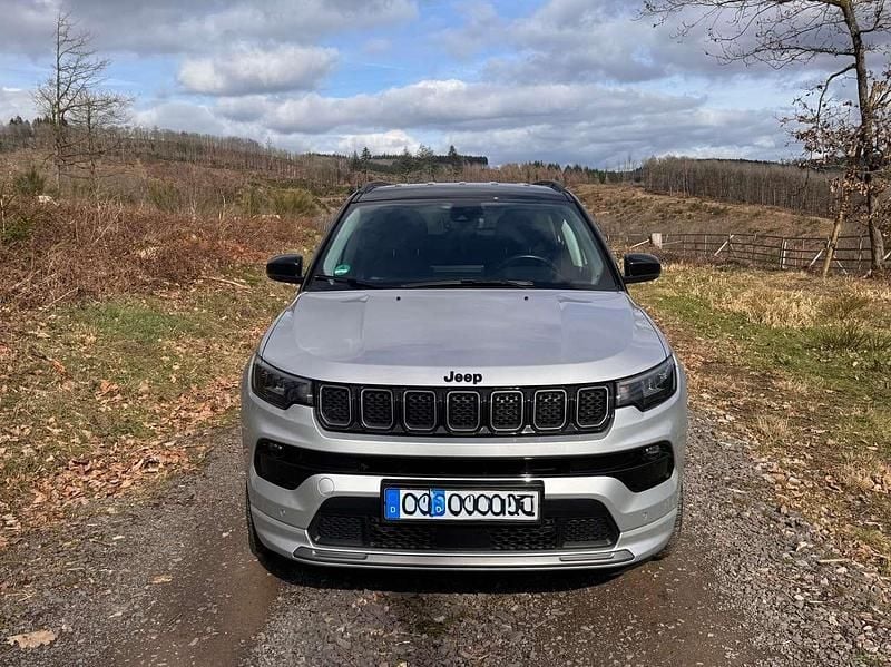 Gebraucht Jeep Compass 241 PS (177 kW) 2022 Weiß SUV