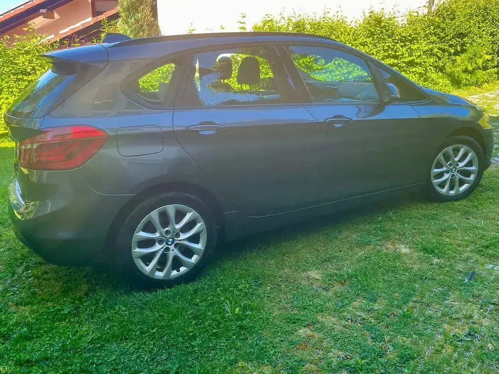 Używany BMW 225 Active Tourer iPerformance 224 KM (164 kW) 2016 Szary Minivan