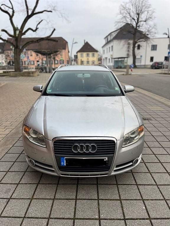 Silber Gebraucht 2004 Audi A4 Comfort Kombi | 2.000 € (Superpreis) - Bild 1/4